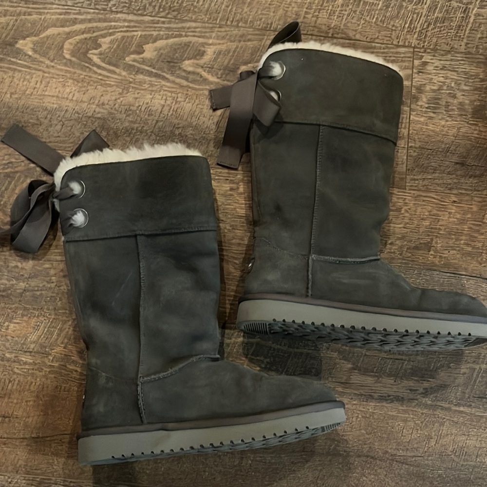 Koolaburra by UGG gray calf-height, fur-lined boots